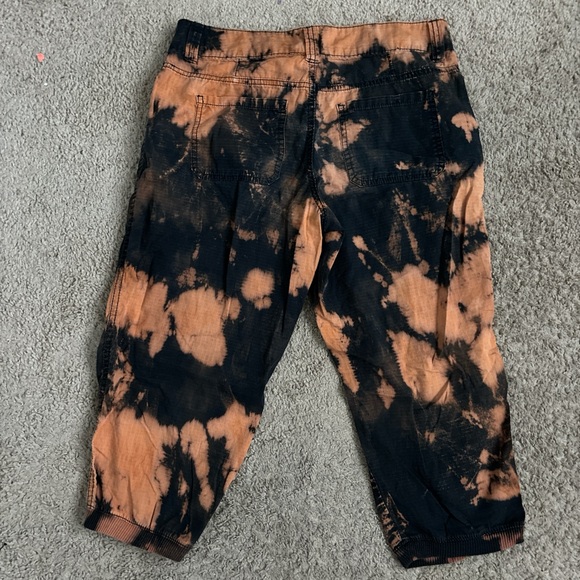Black Tie Dye Capri Pants Size 6 - Picture 2 of 6